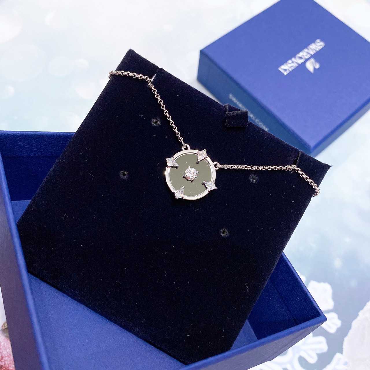 สร้อยคอ SWAROVSKI North necklace White, Rhodium plated 5497232