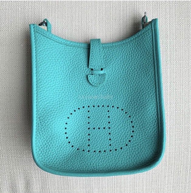 (Pre-order)หนังแท้100% 💼กระเป๋าสะพายข้าง H Evelyne 19 cm
