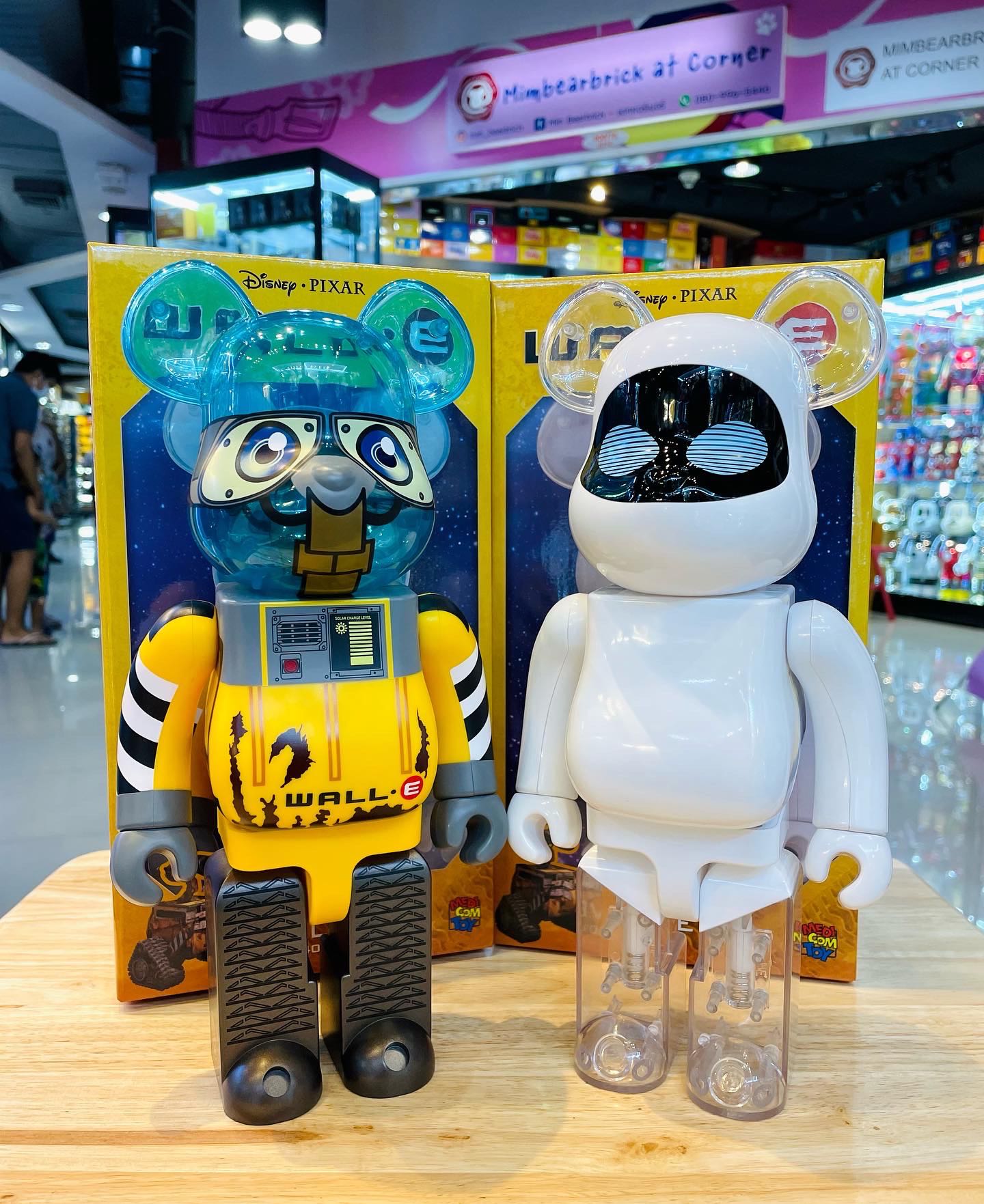 Bearbrick Eve & Wall-E  (set of 2) 1000%