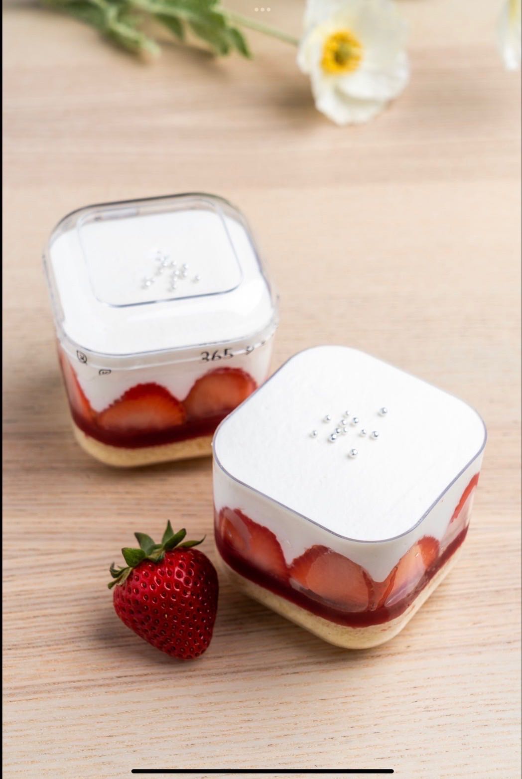 Strawberry shortcake (cup) Delivery friendly