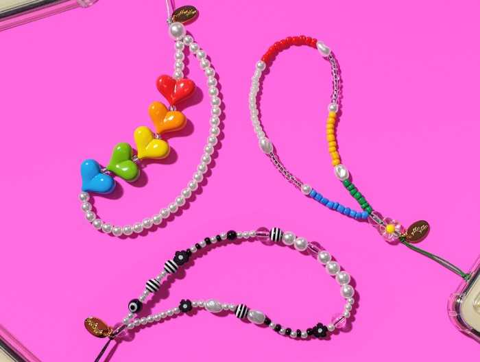 ( พร้อมส่ง ) Wiggle Wiggle Beads Strap ลูกปัดคล้องโทรศัพท์