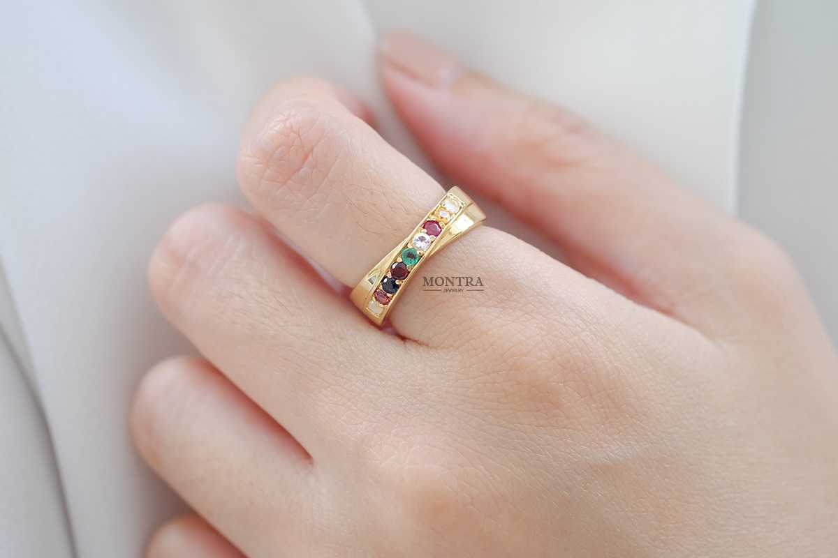 [Pre-Order] แหวนนพเก้า แหวนพลอยแท้ แหวนพลอยแท้เสริมดวง แหวนเงินแท้ S925 by Montra Jewelry