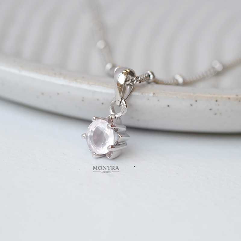 [Pre-Order] จี้ดาว โรสควอตซ์ พลอยแท้เสริมดวง สร้อยเงินแท้ S925 by Montra Jewelry