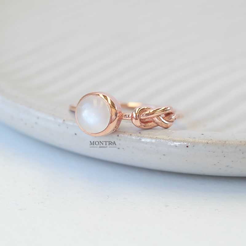 [Pre-Order] แหวนอินฟินิตี้ แหวนมูนสโตน แหวนพลอยแท้เสริมดวง แหวนเงินแท้ S925 by Montra Jewelry