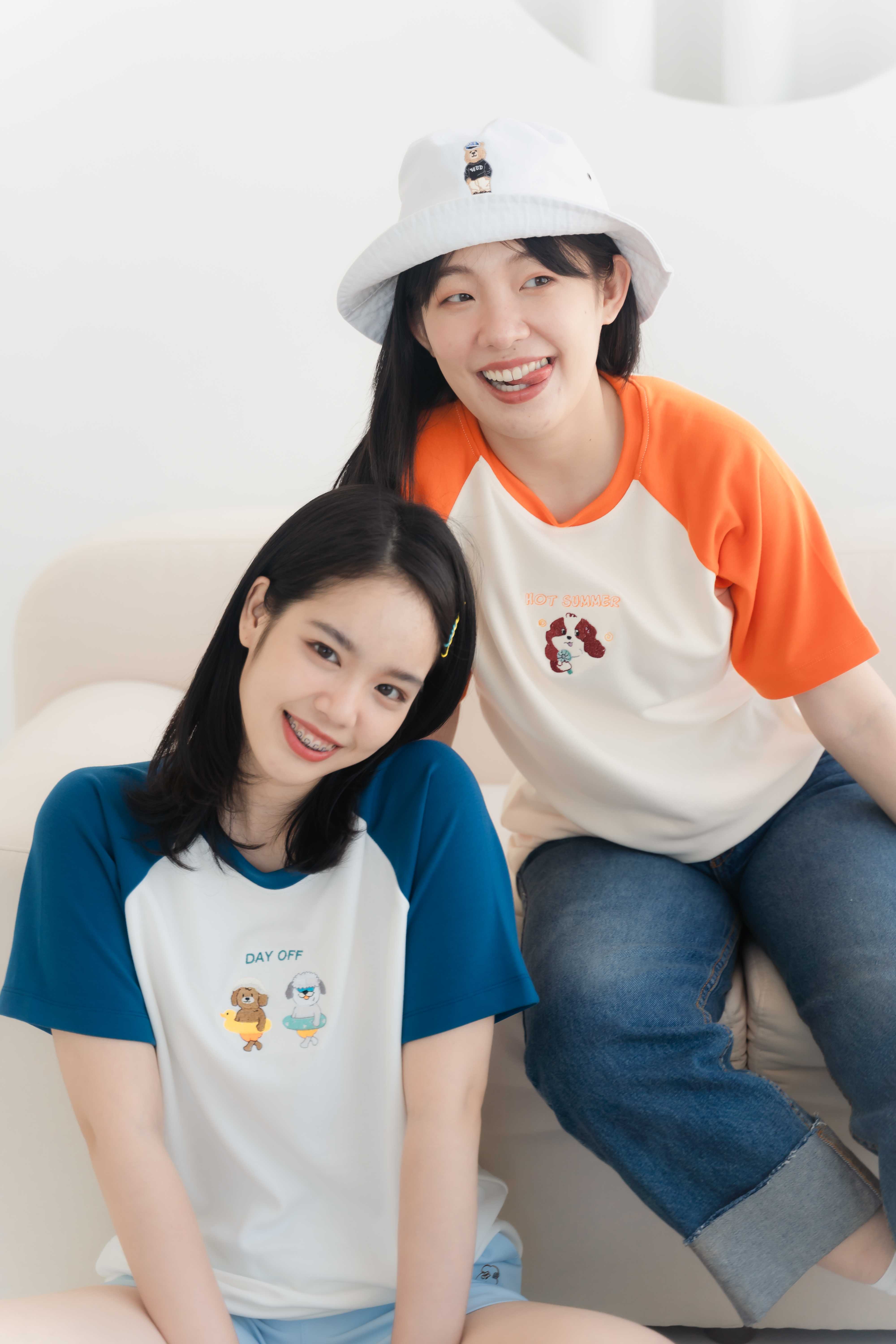 Holiday Collection 🐤🌴 - เสื้อยืด 2 สี แพทเทินแขนเฉียง