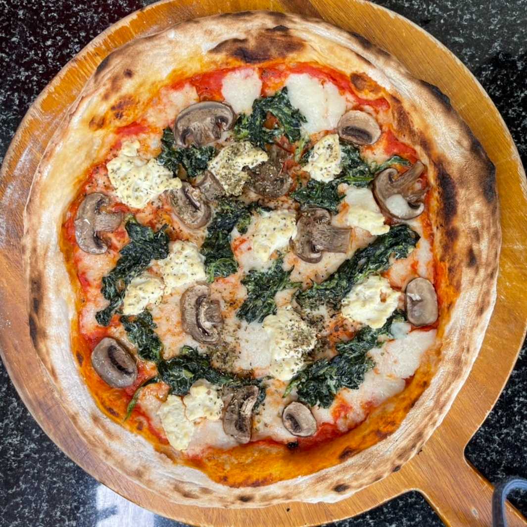 Spinach & Cream Pizza 12 inch (Frozen)