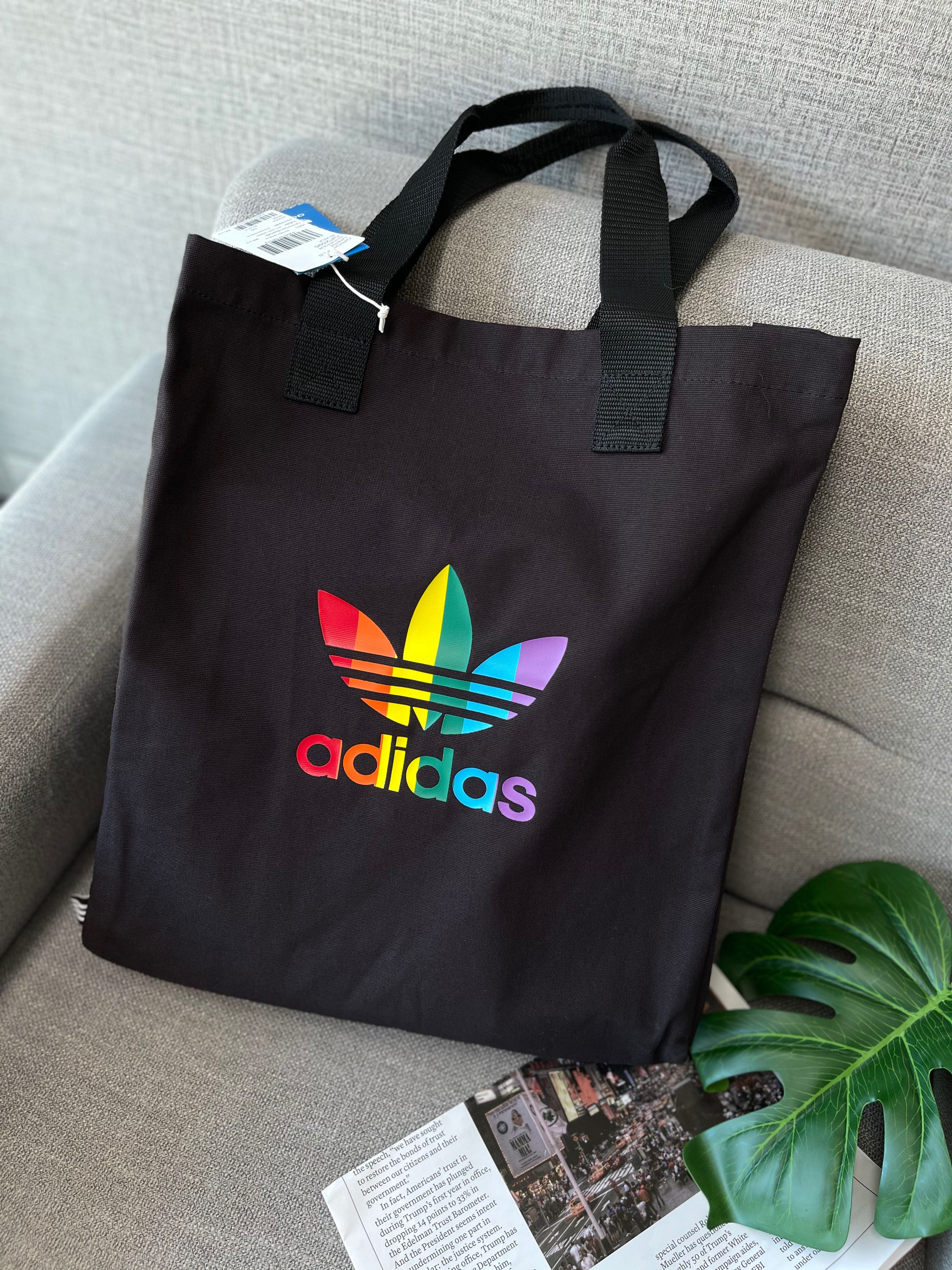 Adidas กระเป๋าผ้า Shopper bag คอลเลคชั่น love united