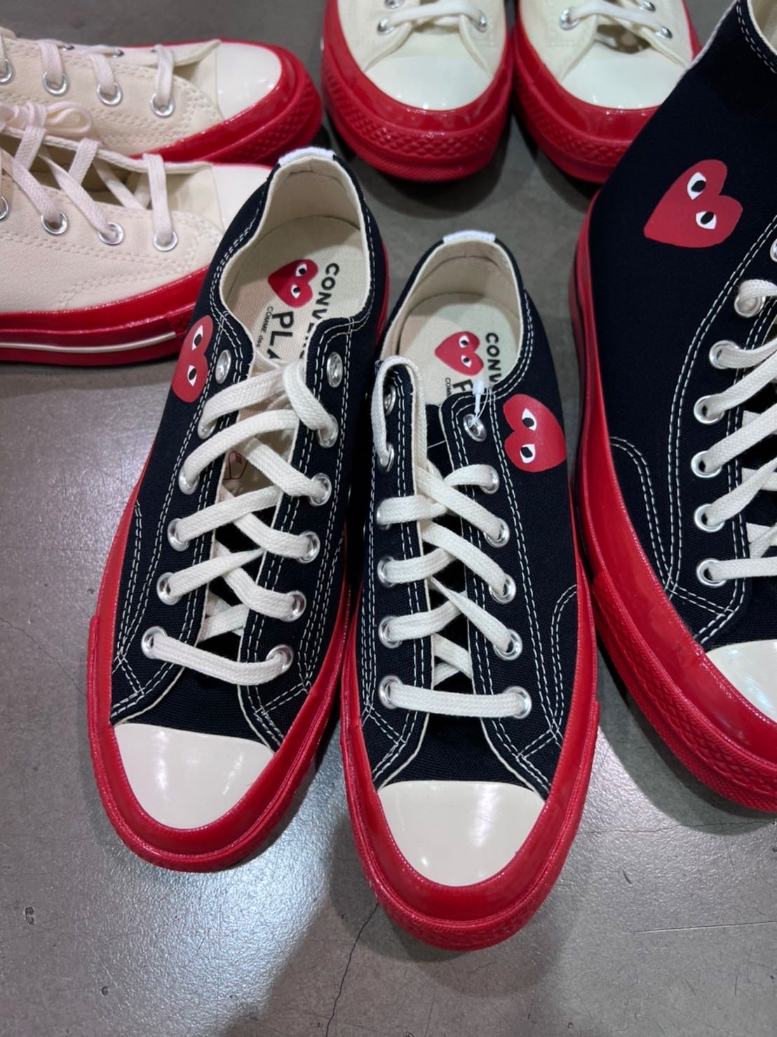 PLAY COMME des GARÇONS  -- ร้องเท้า Play Comme x Converse ( ของแท้ 100% )
