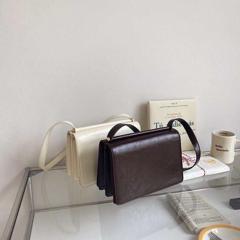 One-shoulder underarm bag (red wind/ black/ white)