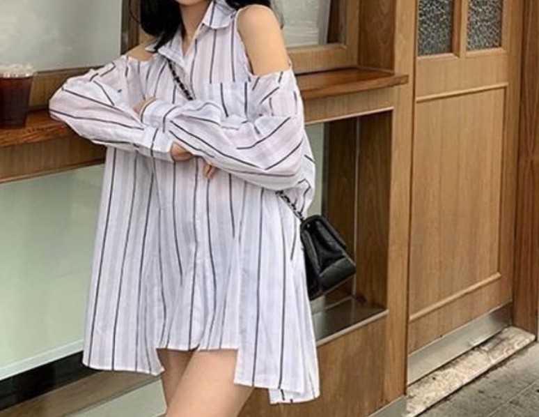 เดรสมีปกเปิดไหล่เก๋ๆ