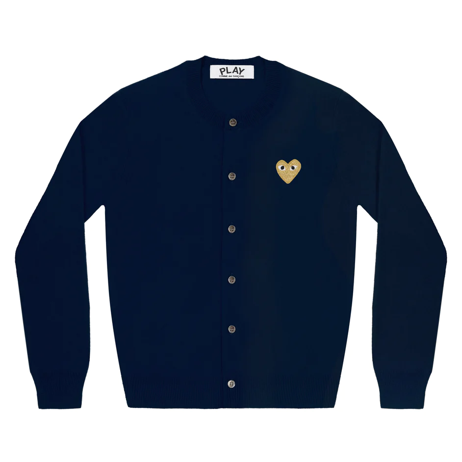 PLAY COMME des GARÇONS : เสื้อคาดิแกน Play Comme คอกลมสีกรมหัวใจทอง (ของแท้จากญี่ปุ่น 100%)