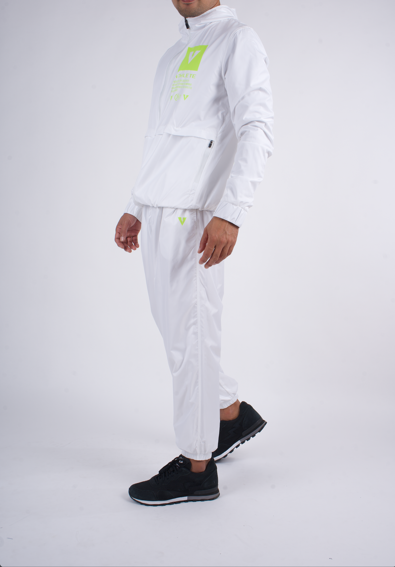 VOLT กางเกงขายาว ผ้าร่ม กีฬา ออกกำลังกาย สีขาว NEUTRON 005 PW20 TRAINING PANTS WHITE