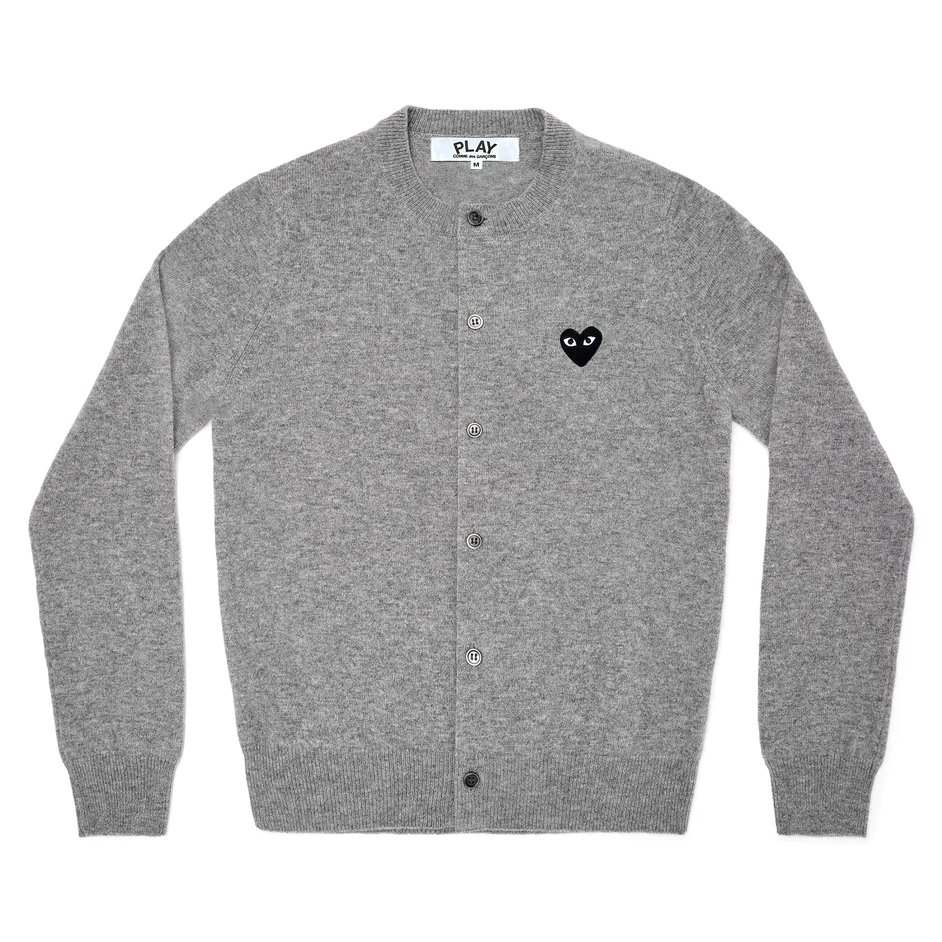 PLAY COMME des GARÇONS : เสื้อคาดิแกน Play Comme คอกลมสีเทาหัวใจดำ (ของแท้จากญี่ปุ่น 100%)
