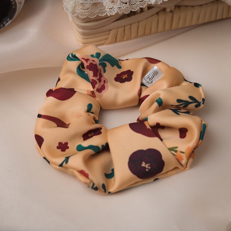 Mei Hua Scrunchie