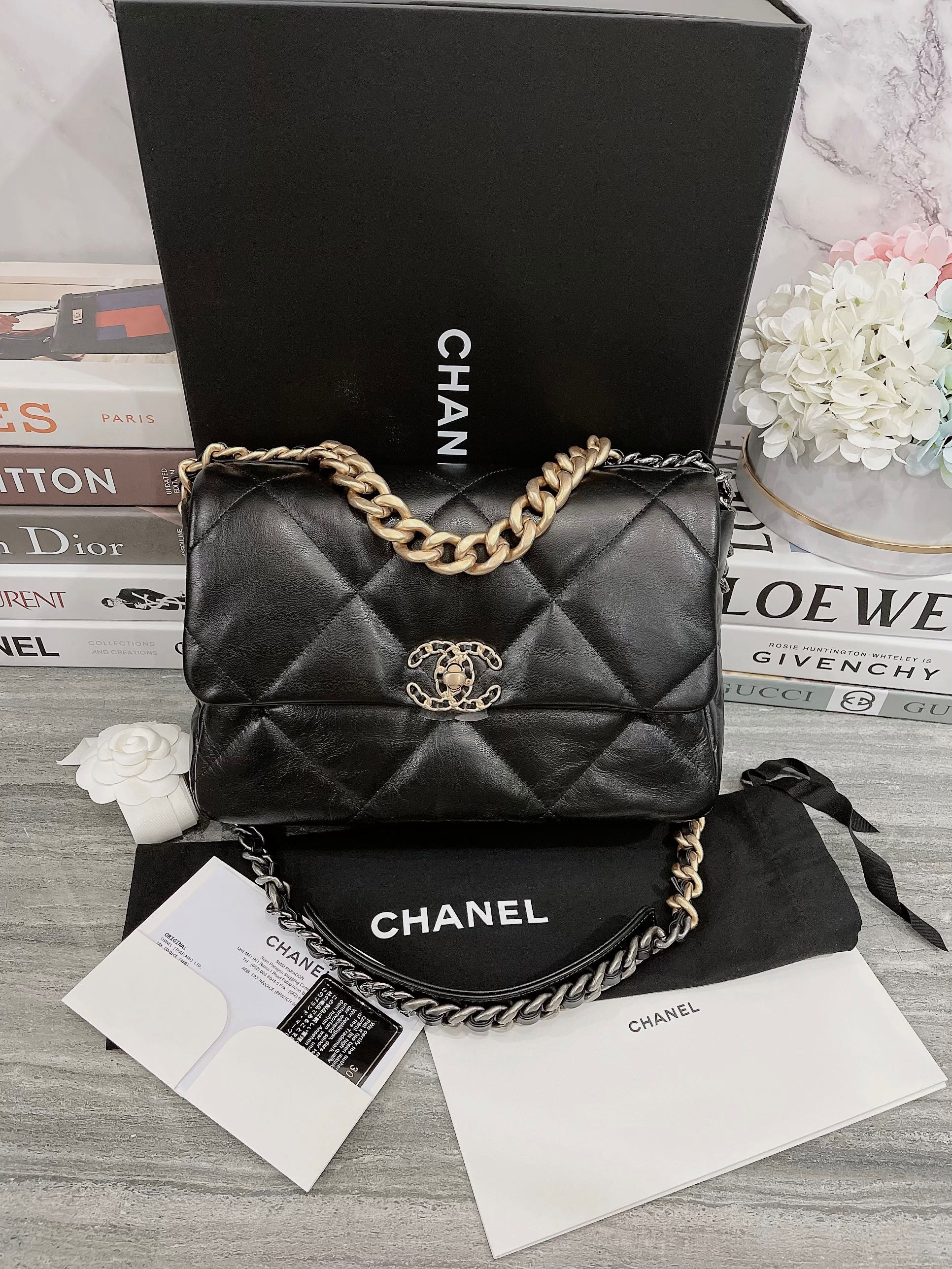Used once Chanel 19 flap bag size 30 holo30 shop Thai 01 2022 LINE SHOPPING