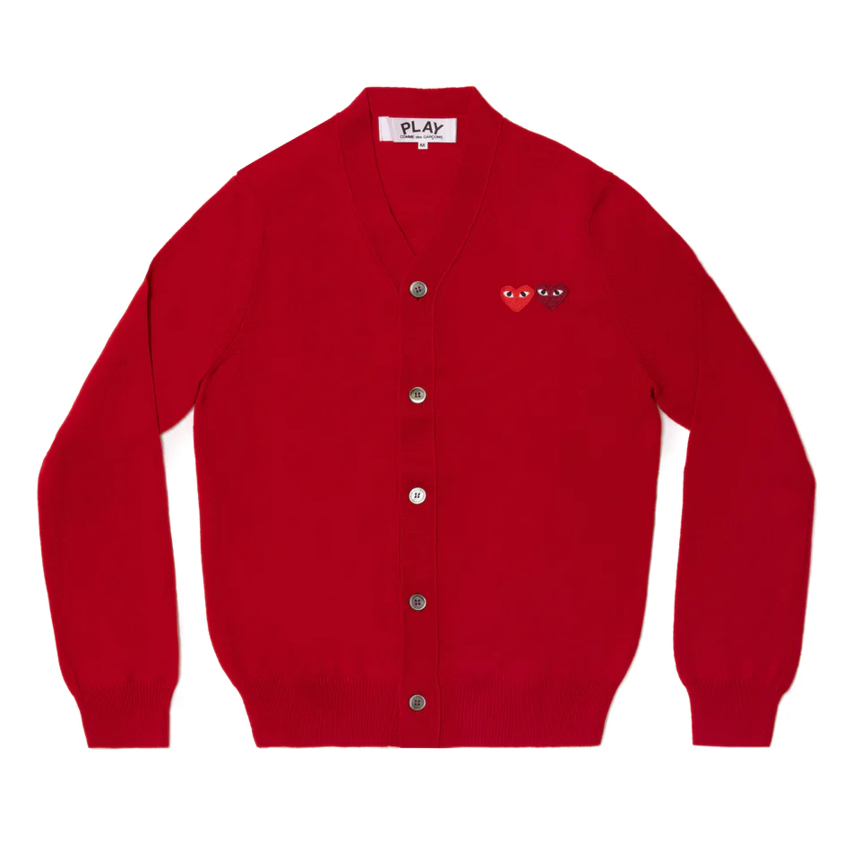 PLAY COMME des GARÇONS : เสื้อคาดิแกน Play Comme คอวีสีแดงหัวใจคู่ (ของแท้จากญี่ปุ่น 100%)