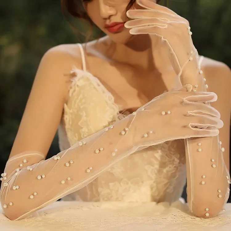 ถุงมือซีทรูติดมุก ถุงมือเจ้าสาวติดมุก สีขาว