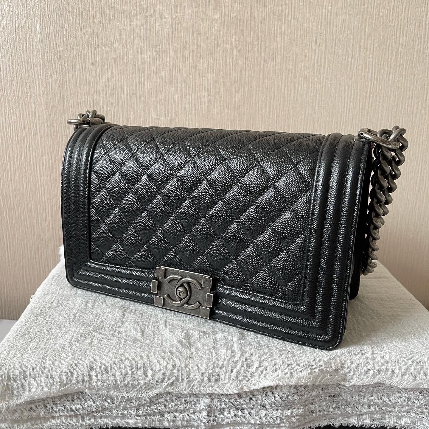 กระเป๋า like new Chanel Boy 10  holo26 in black cavier RHW fullset ครบ