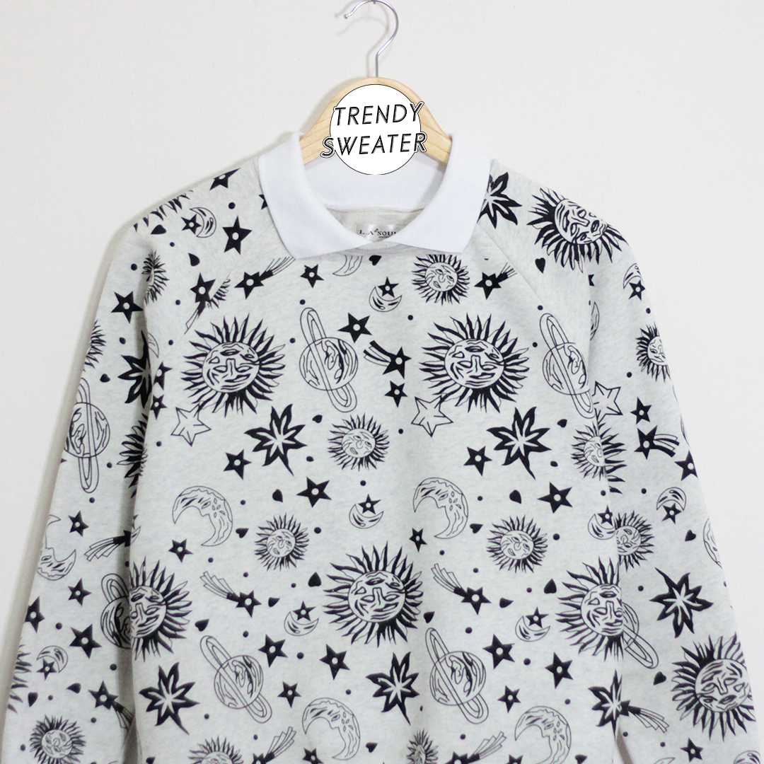 สเวตเตอร์ คอปก มือ 2 ลายพิมพ์ทั้งตัว เนื้อผ้านุ่ม สีครีม Size S