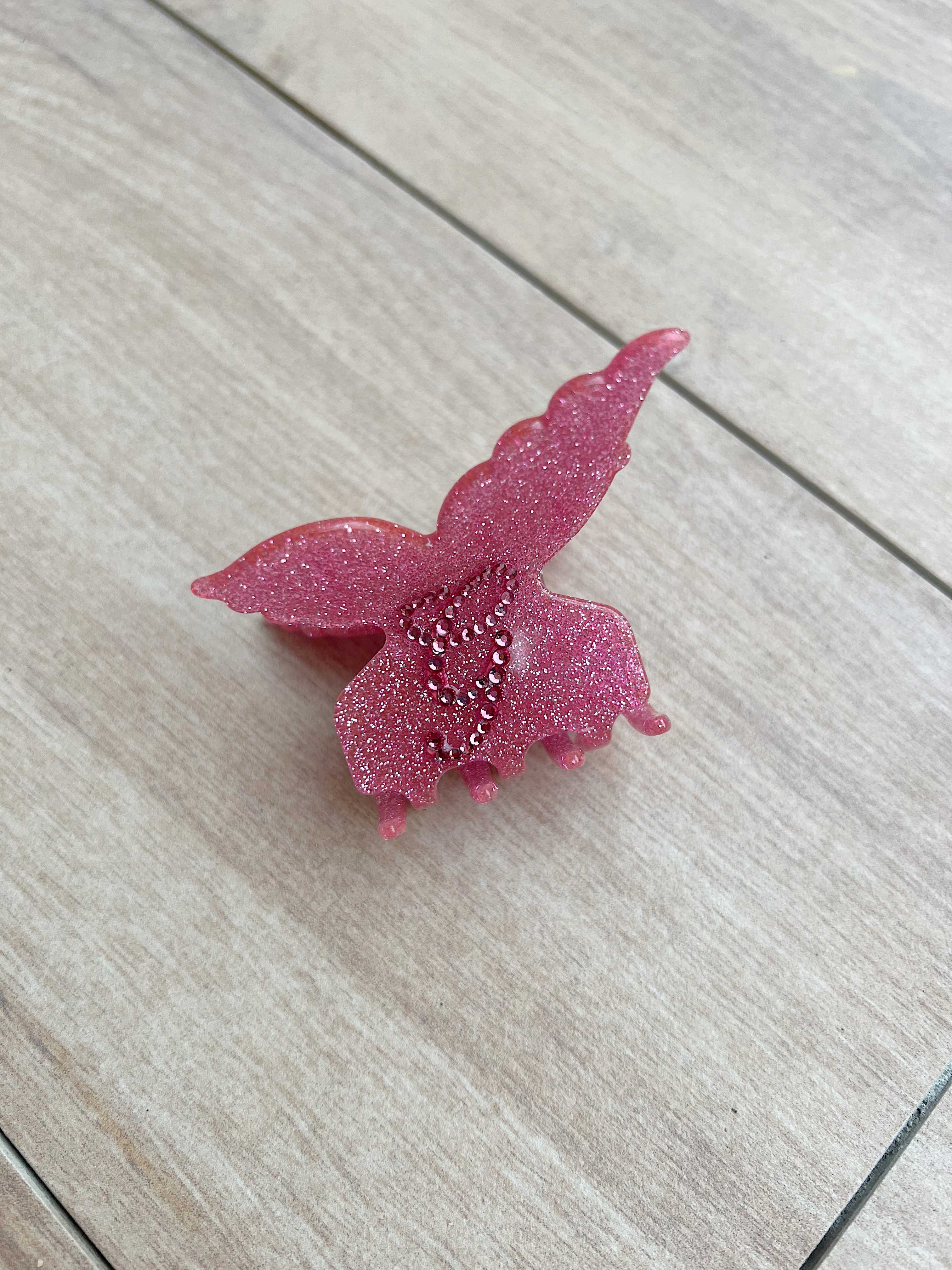 กิ๊ฟผีเสื้อรุ่น Tullia สี Flamingo ขนาด 4 cm (ติดได้ 1 ตัวอักษร 1 ด้าน)