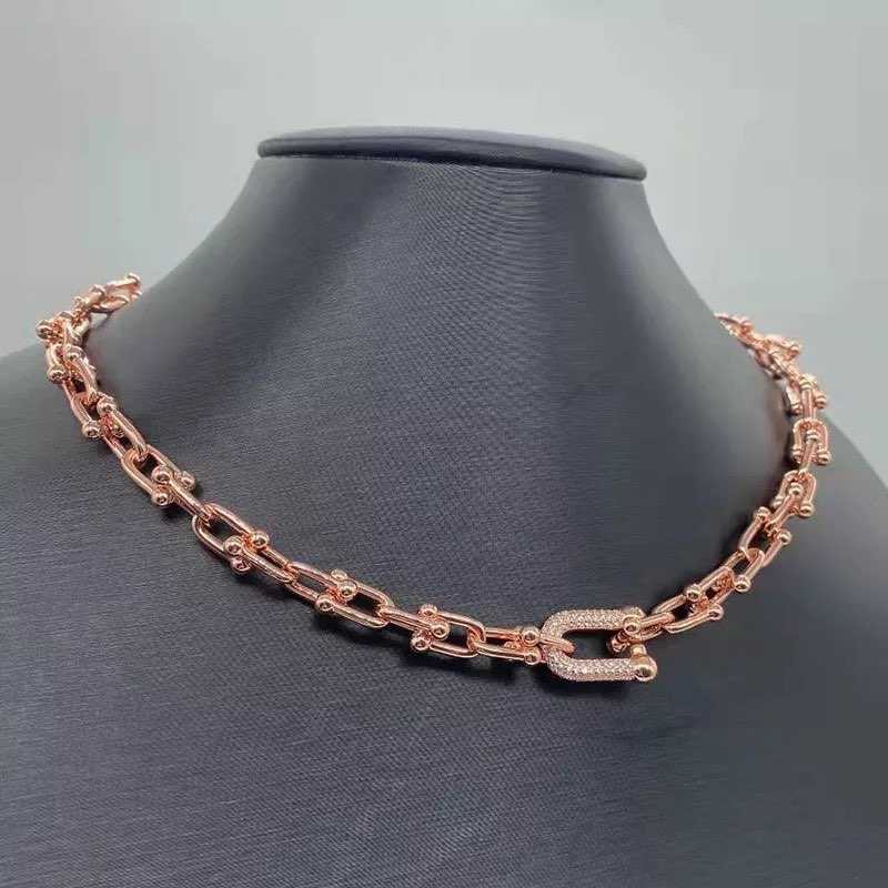 Chain diamonds necklace