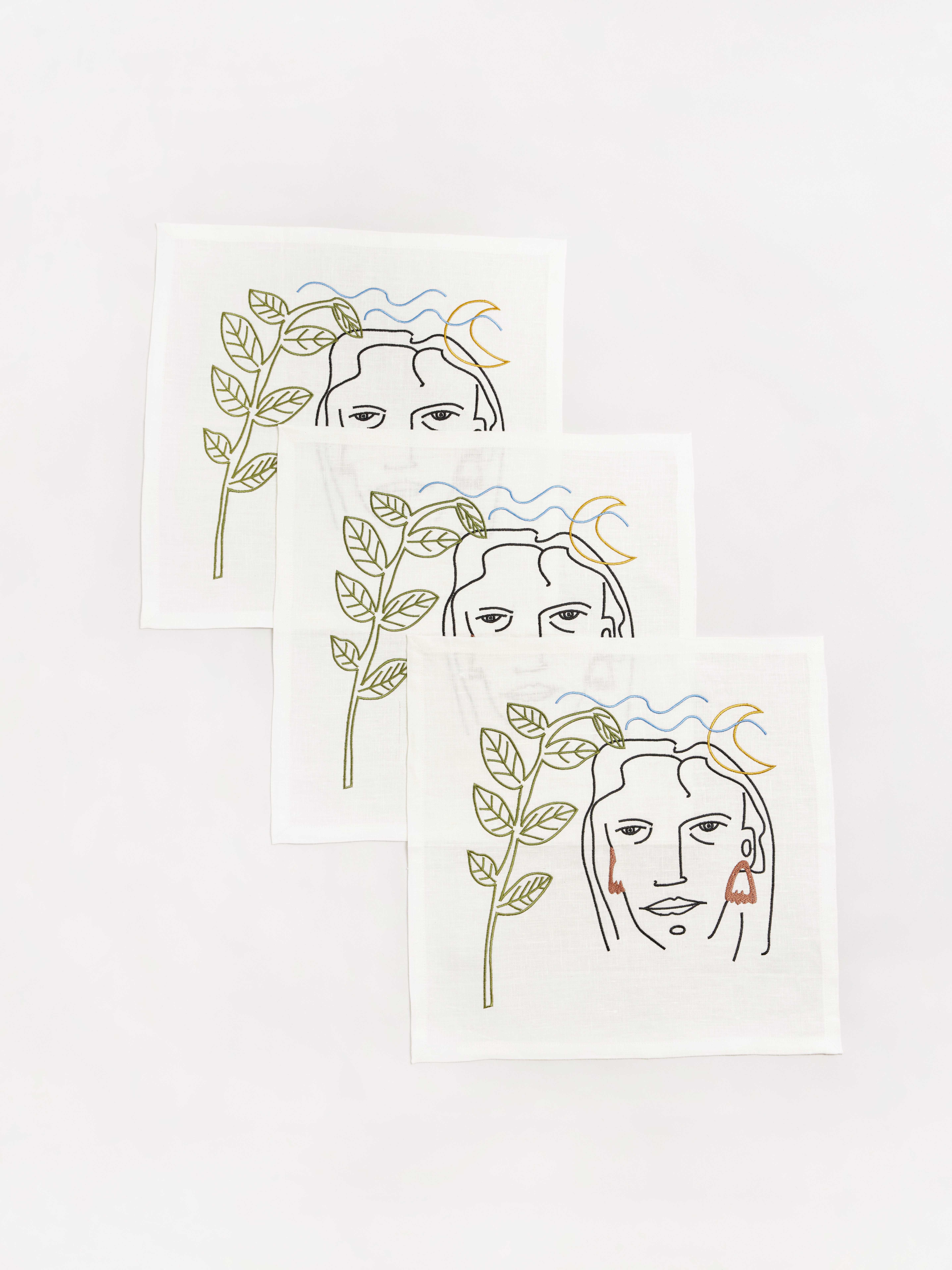 ผ้าเช็ดปากปักลายรูปหน้าคน FACE EMBROIDERY NAPKIN - OFF WHITE