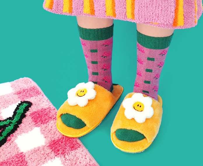 ( พร้อมส่ง ) Wiggle Wiggle Washable Home Slippers รองเท้าใส่ในบ้านแบบซักได้
