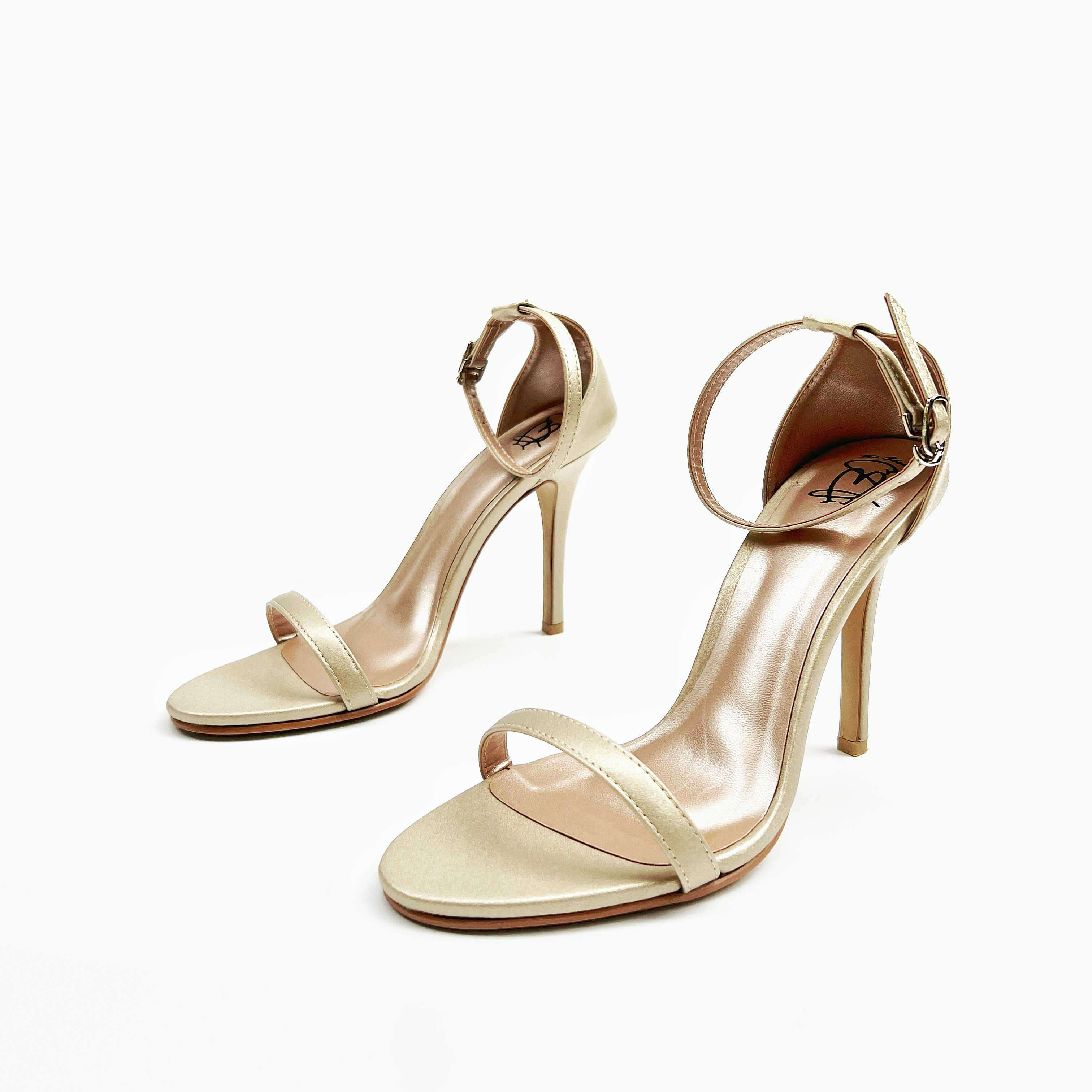 Ella : Gold