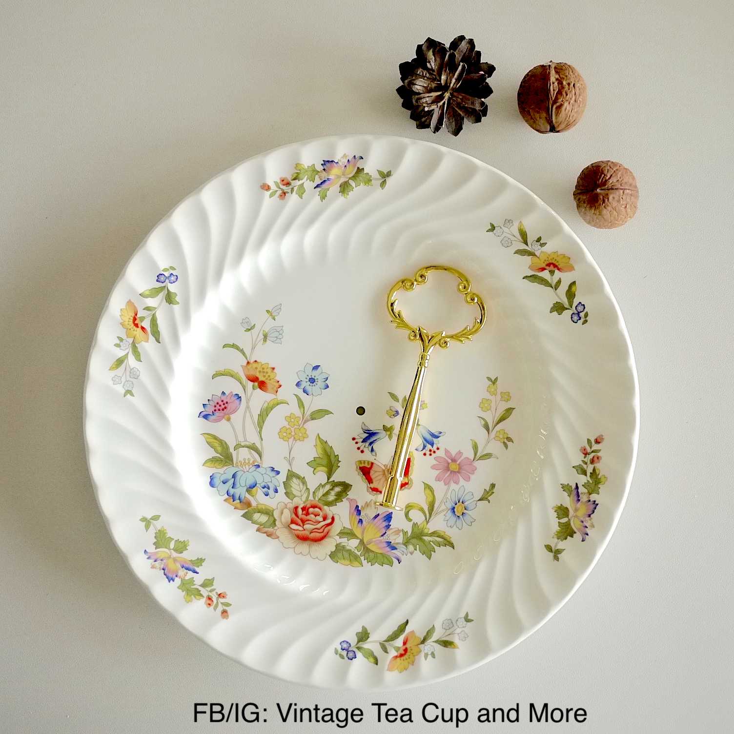 Aynsley Cottage Garden Cake Stand ชั้นเดียว