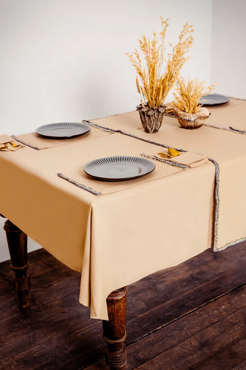 ผ้าปูโต๊ะ SIMPLE TABLECLOTH IN LIGHT BROWN