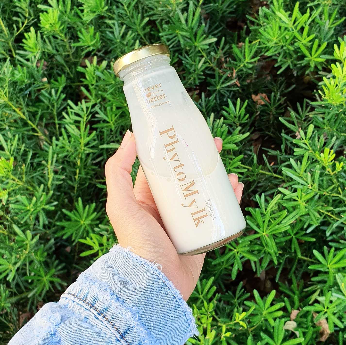 M1 : RAW SROUTED ALMOND MYLK
