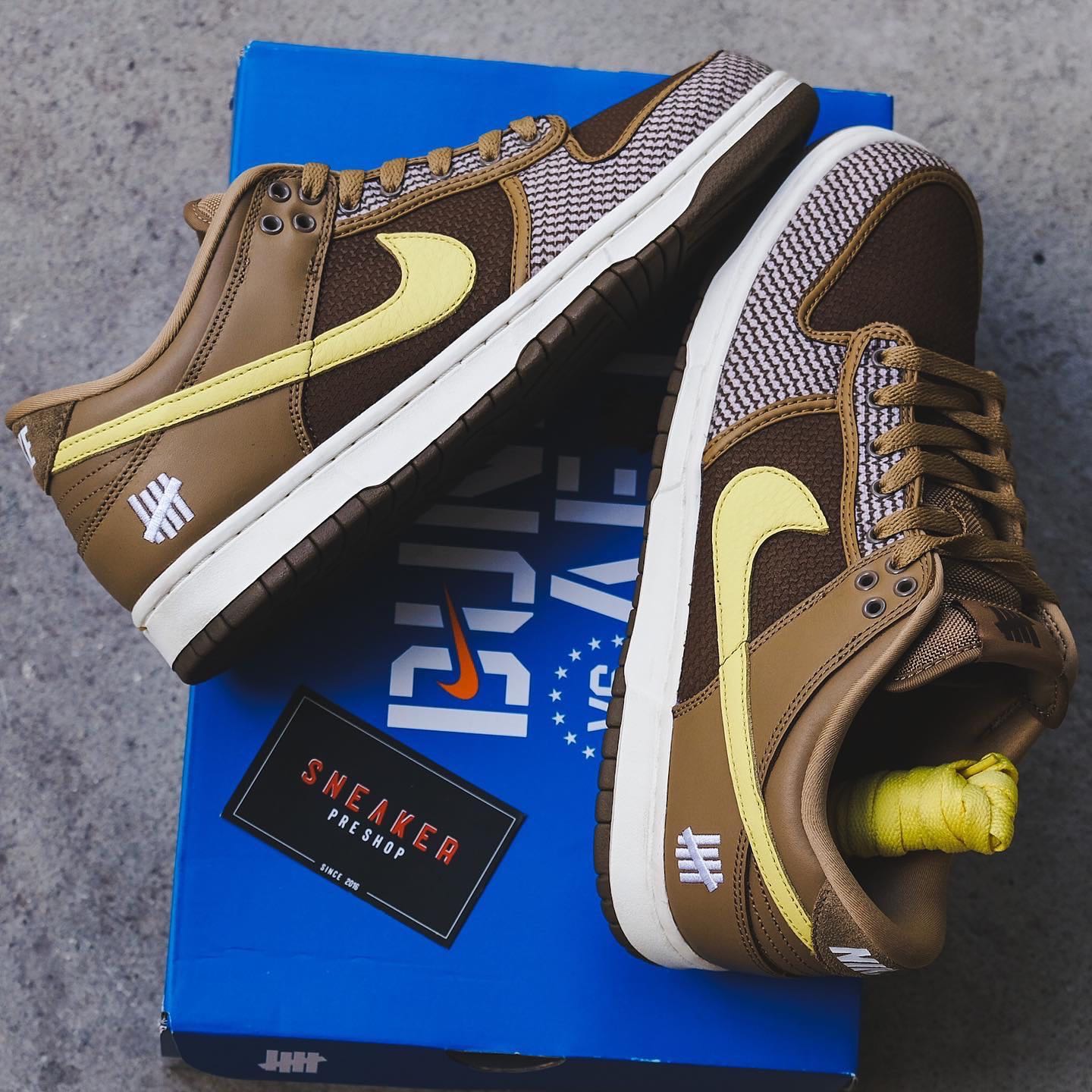 Dunk Low SP UNDEFEATED Canteen Dunk vs. AF1 Pack