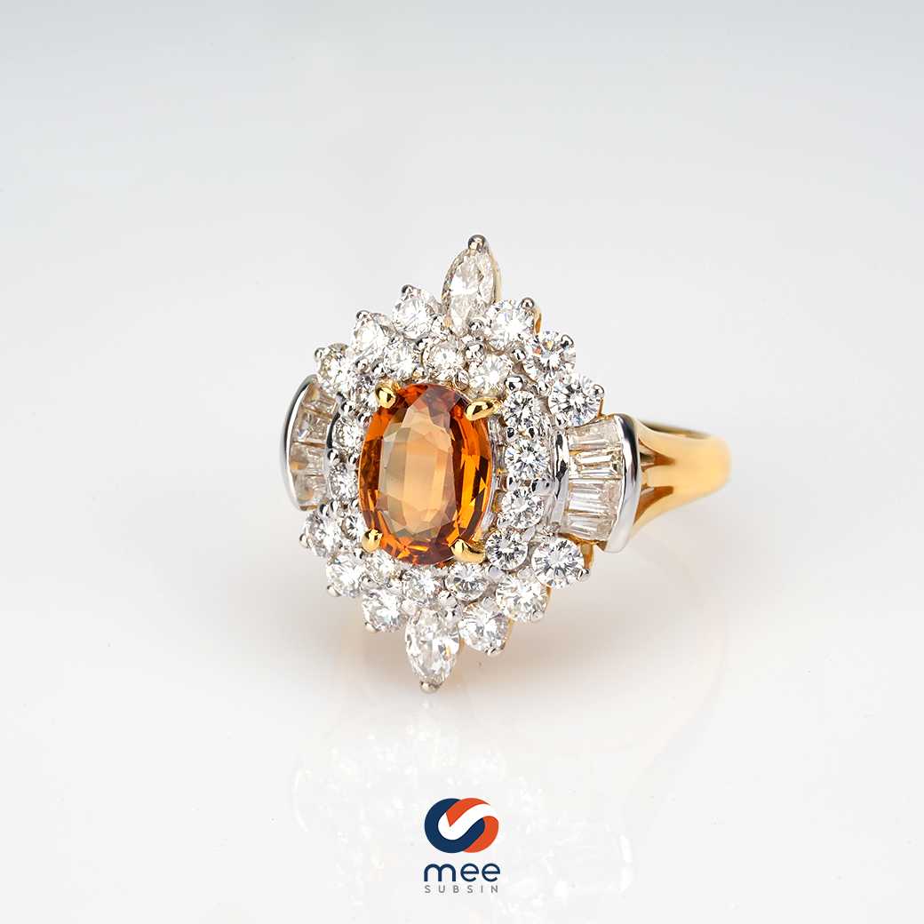 แหวนบุษราคัม บางกะจะ (จันทบุรี) 1 กะรัต ล้อมเพชรรวม 0.98 กะรัต ตัวเรือนทองคำ 18K [RG220056]