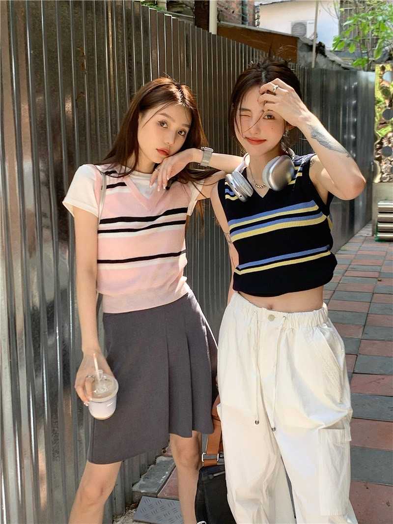 T187 เสื้อกั๊กไหมพรมสไตล์เกาหลี พร้อมส่ง 2 สี