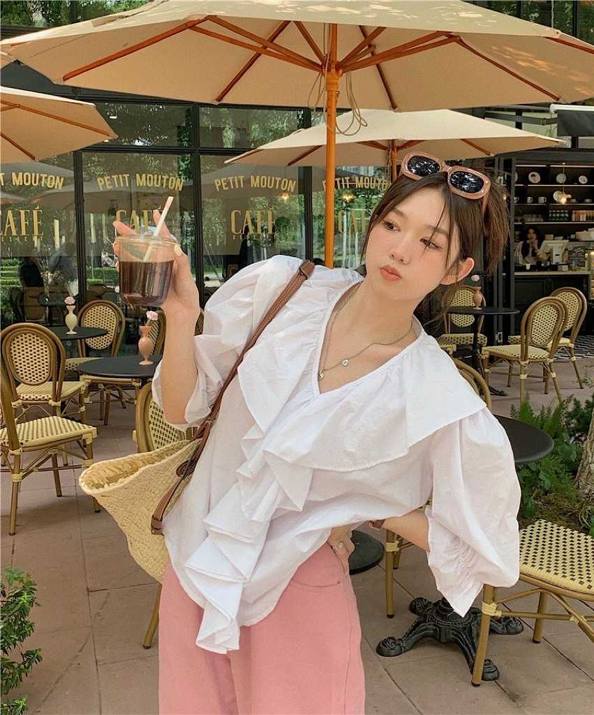 T142 เสื้ออแขนสั้นสีขาว แต่งปกระบายสไตล์เกาหลี