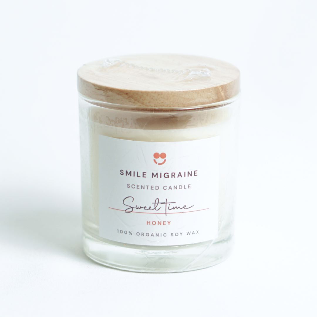 รูปสินค้า Smile Migraine Scented Candle 100% Soy Wax blend เทียนหอมออแกนิค จากไขถั่วเหลือง รูปที่ 3