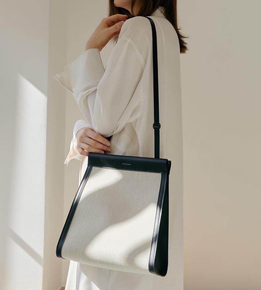 (Pre) Log top bag L- canvas black