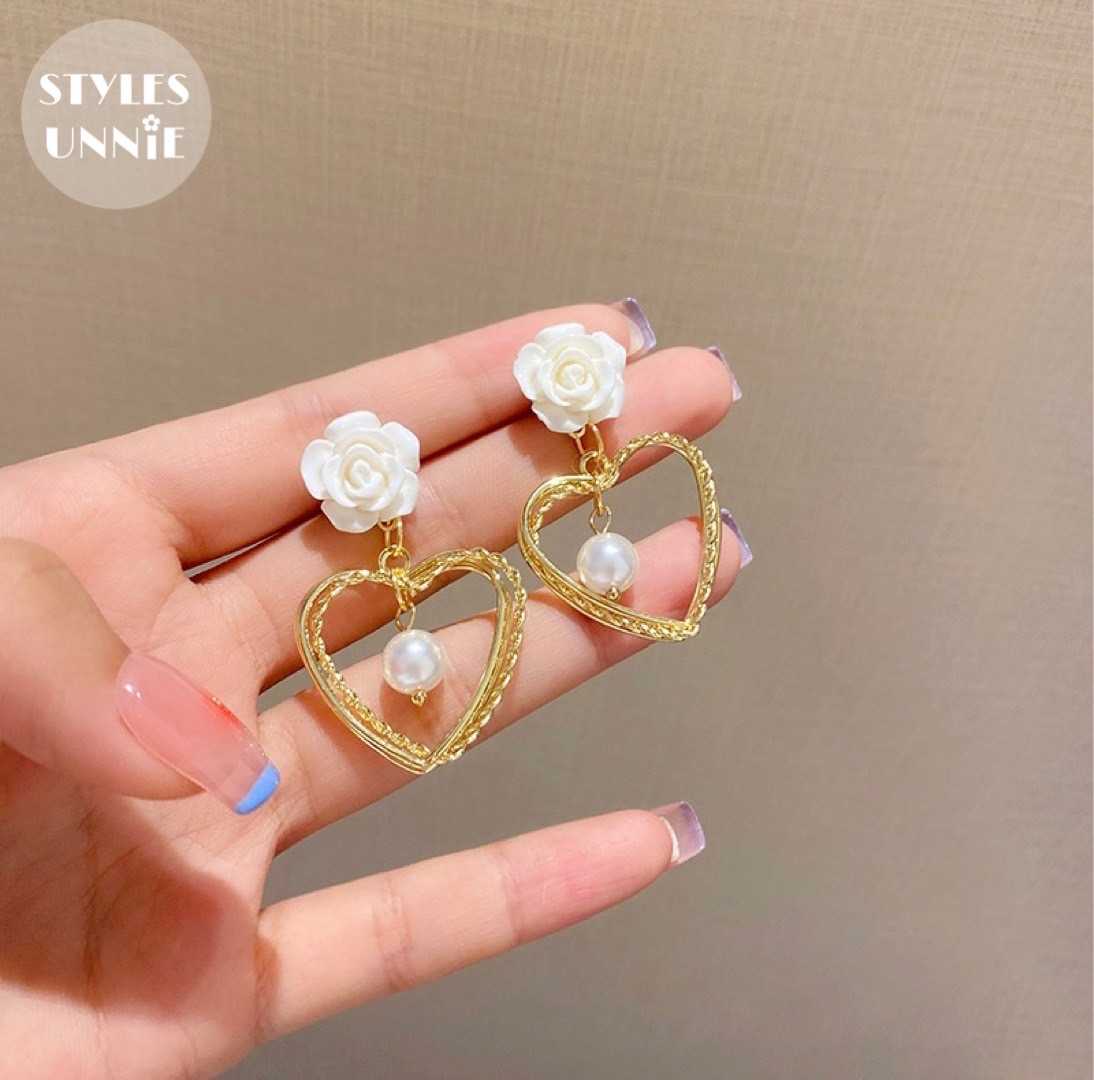 A004 ต่างหูกุหลาบห้อยหัวใจทอง