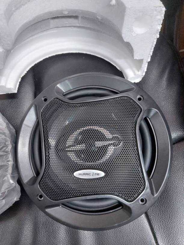 ลำโพง6.5นิ้วHurricane HP-1689 3ทาง300Wเสียงเพราะเบสลอยนุ่มพร้อมฝาครอบลำโพงในกล่องคู่เดียวตอบโจทย์