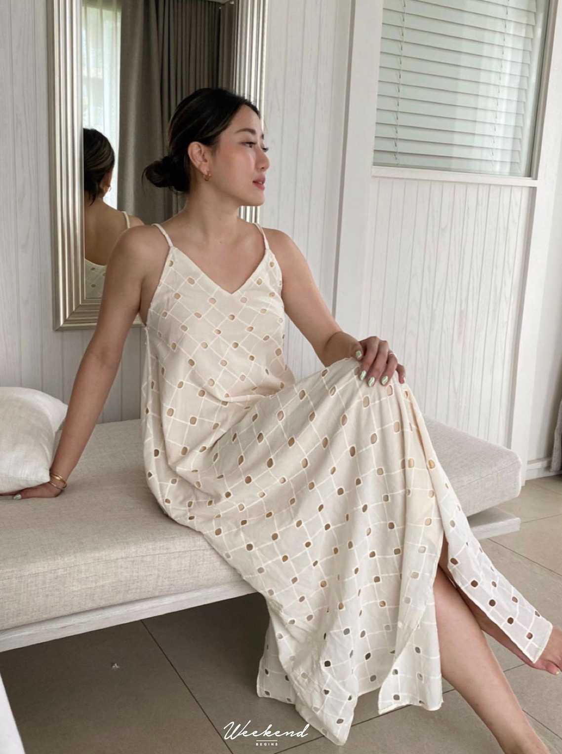 Weekend begins - Dawn dress เดรสผ้าคอตตอนฉลุลาย