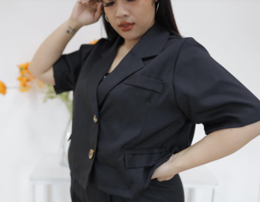 CurveG Emily Crop Top เสื้อครอปเอมิลี่กระดุมตรง