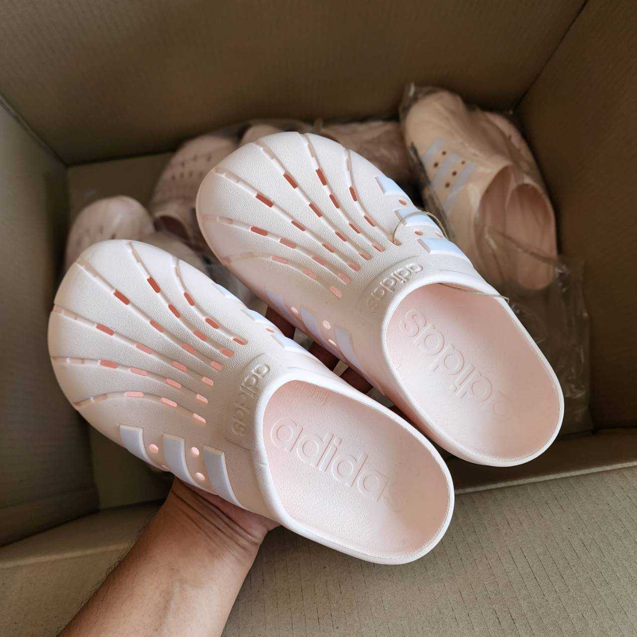 Adilette Clog สีชมพู