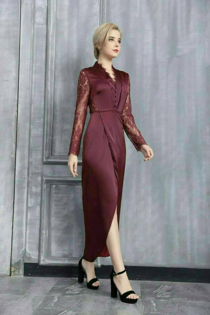 Long satin dress with Bow (removeable)