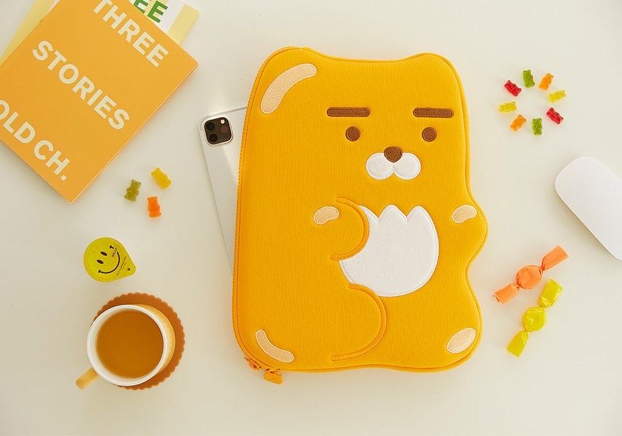 (พรีออเดอร์) Kakaofriends Jelly Bear Ryan กระเป๋าใส่Ipad/laptop  ขนาด11”