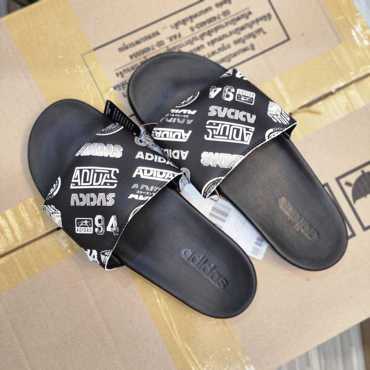 รองเท้าแตะ Adidas Adilette Comfort พื้นนิ่มๆ
