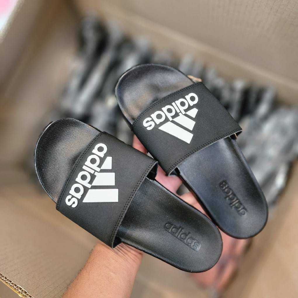 รองเท้าแตะ Adidas Adilette Comfort พื้นนิ่มๆ