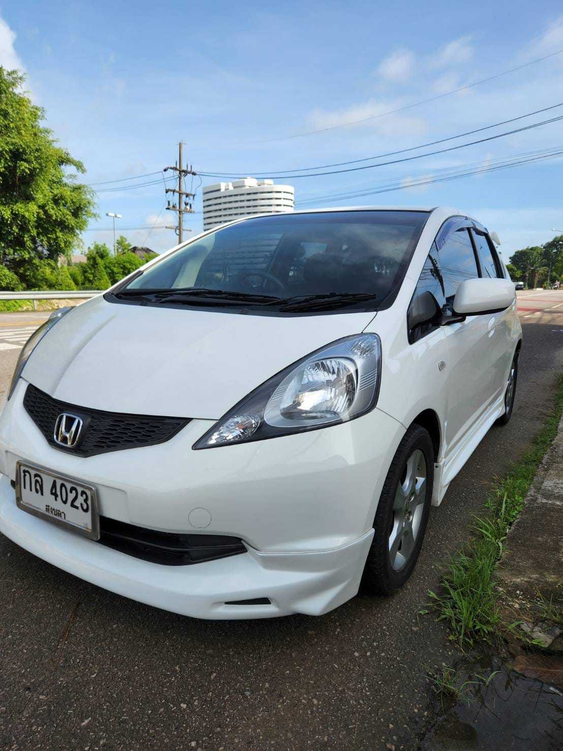 HONDA JAZZ 1.5V  ปี 2010