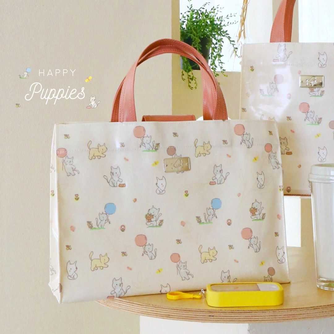 กระเป๋าหิ้ว รุ่น Cozy Urban ลาย Happy puppy