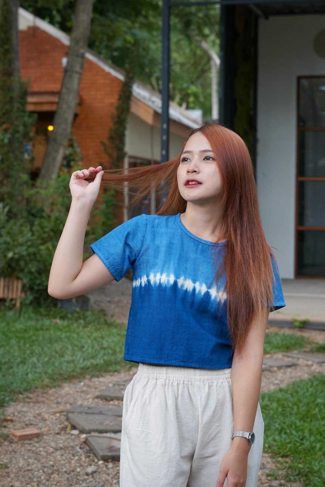 เสื้อครอปผ้าฝ้ายย้อมคราม