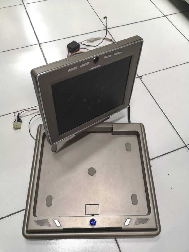 สินค้ามีตำหนิ จอเพดานรถ BLAUPUNKT ใหญ่สะใจใส่ได้ทุกรุ่น 12x13นิ้ว
